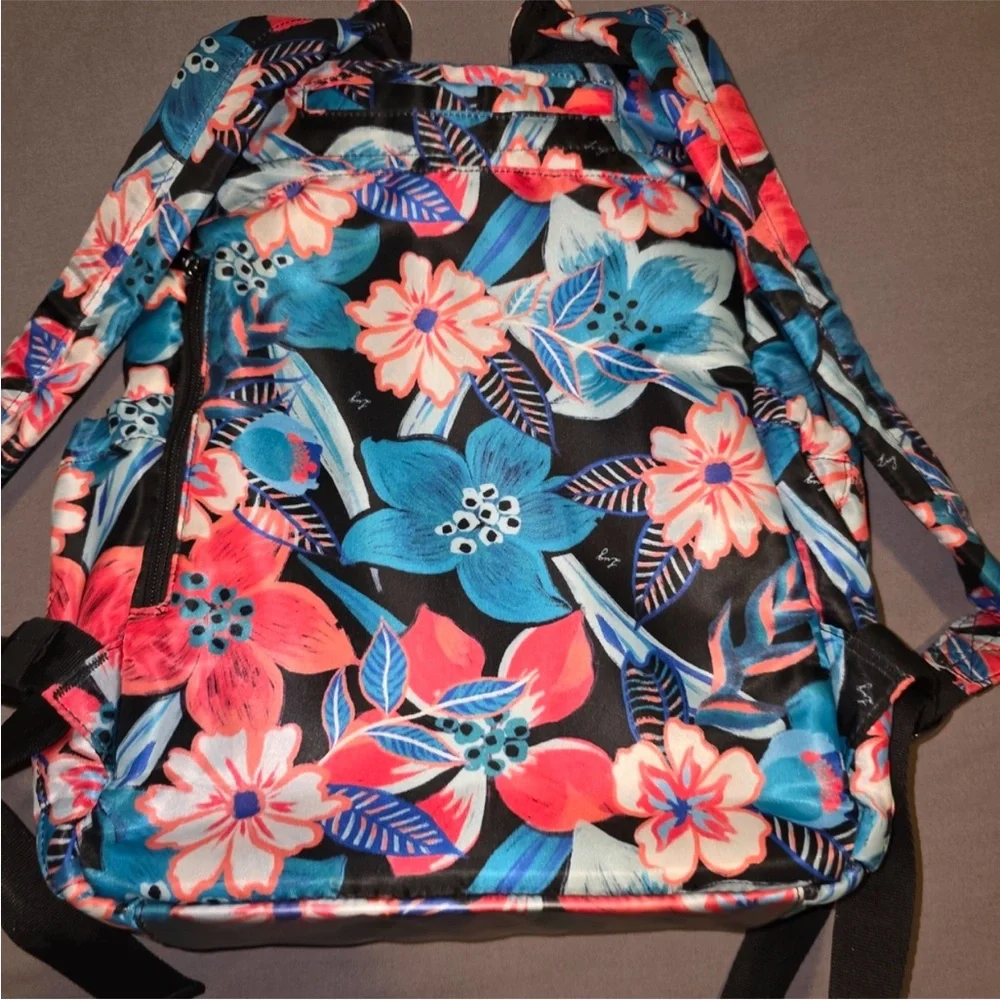 SET OF Lug Hatchback and Rodeo Set.  EUC “Resort Tropics”